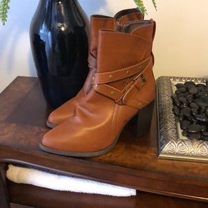 Chestnut booties